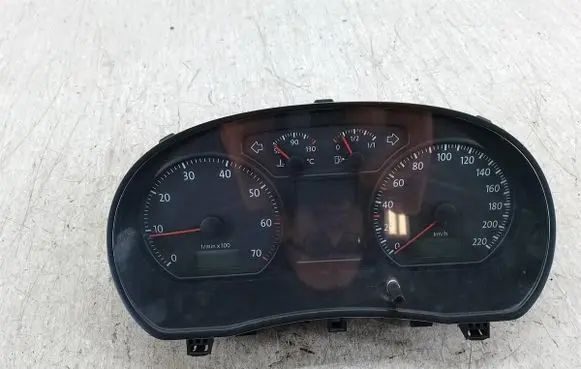 Volkswagen Polo IV 9N3 Speedometer (instrument cluster) 6Q0920803E