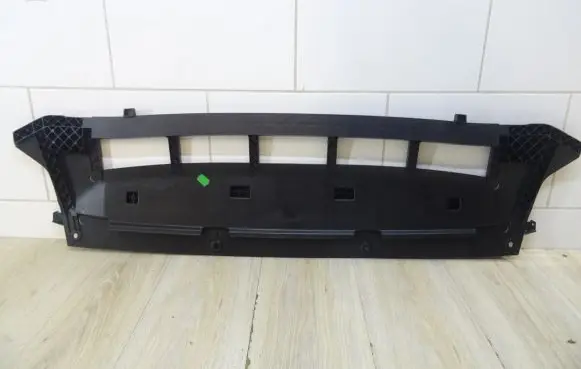 Porsche Cayenne (9PA) Engine splash shield/under tray 8R0807233C