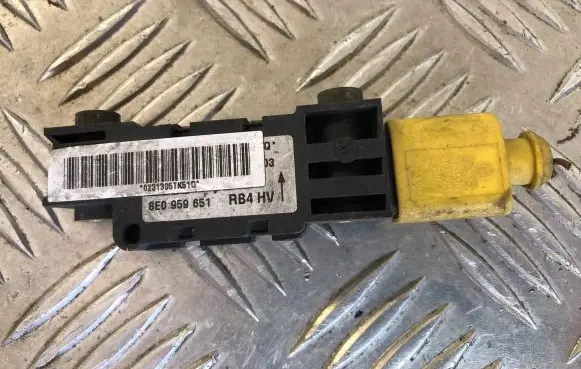 Audi A4 S4 B6 8E 8H Airbag deployment crash/impact sensor 8E0959651 0231305TK51Q