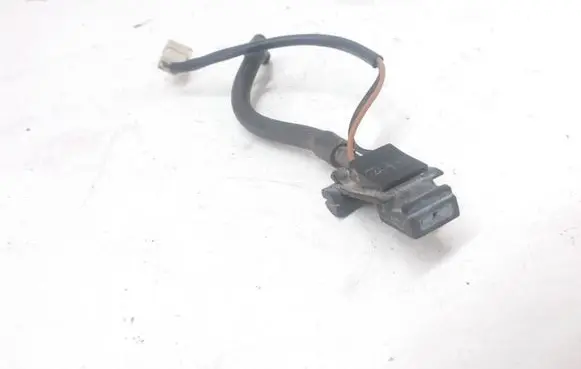 Volkswagen PASSAT B5 Windshield washer spray nozzle 3B0955986C