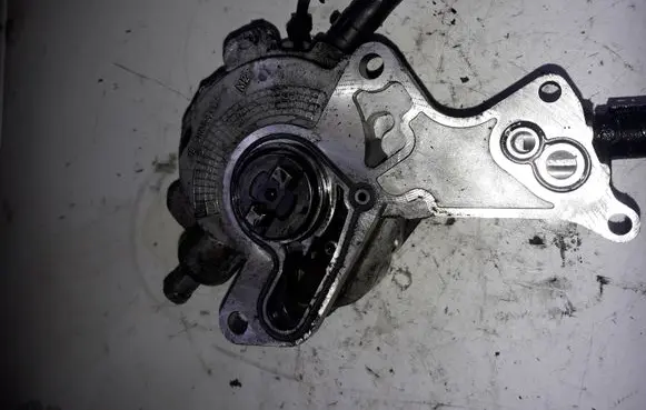 Audi A4 S4 B6 8E 8H Fuel injection high pressure pump