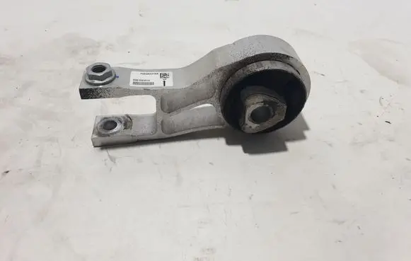 Chrysler Pacifica Engine mount bracket 68485537AA D051023319