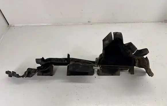 Chrysler Pacifica Intercooler air guide/duct channel 68229145AE 68229145AC 68229145AD