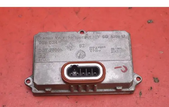 Audi A8 S8 D3 4E Voltage converter/converter module 5DV00829000