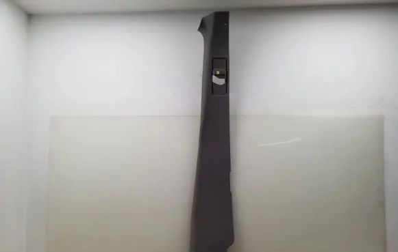 Mercedes-Benz Sprinter W906 (B) pillar trim (bottom)