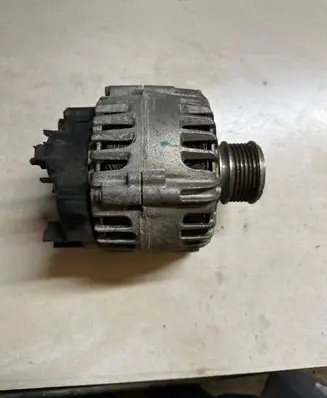 Renault Captur Generator/alternator 231007865R 2612718A 2113129800