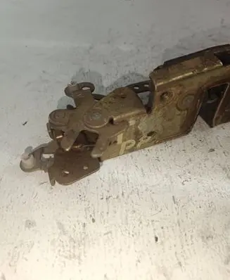 Opel Astra G Front door lock 123663