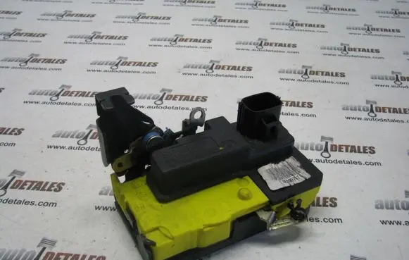 Volvo XC90 Front door lock 30699747