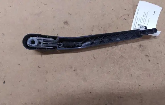 Citroen C4 I Rear wiper blade arm