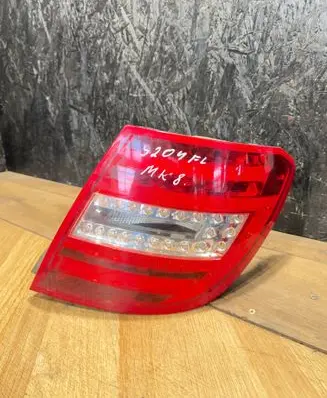 Mercedes-Benz C W204 Rear/tail lights 2048206564 E12938