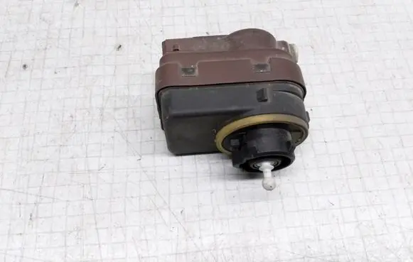 Peugeot 406 Headlight level adjustment motor 
