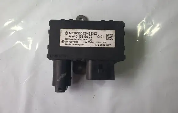 Mercedes-Benz A W169 Glow plug pre-heat relay A6401530479