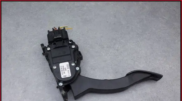 Ford Fiesta Accelerator throttle pedal 2S619F836BA