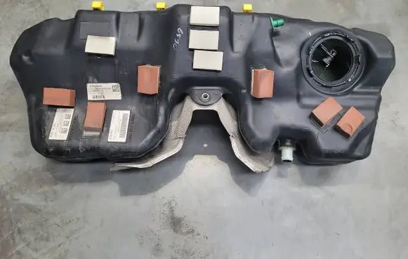 Jaguar F-Pace Fuel tank 