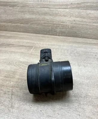 Audi A4 S4 B5 8D Mass air flow meter 071906461A 0280217529