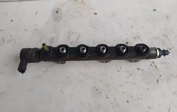 Fuel main line pipe