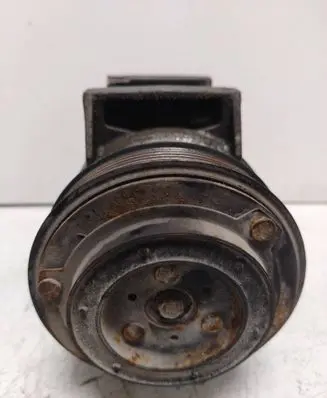 Volvo V70 Air conditioning (A/C) compressor (pump) 8708581