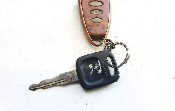 Audi A6 S6 C5 4B Ignition key/card 