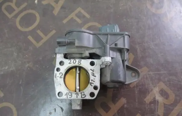 Peugeot 208 Throttle valve 967362238882 9673622388