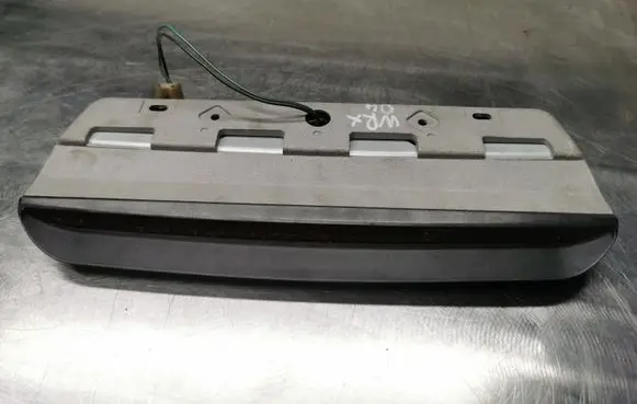Subaru Impreza II Third/center stoplight