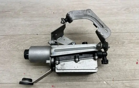 Porsche Cayenne (92A) Clutch master cylinder 7L0142060B 958116060AX 958116060bX