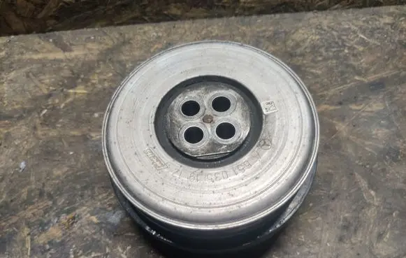 Infiniti Q70 Y51 Crankshaft pulley A6510351912