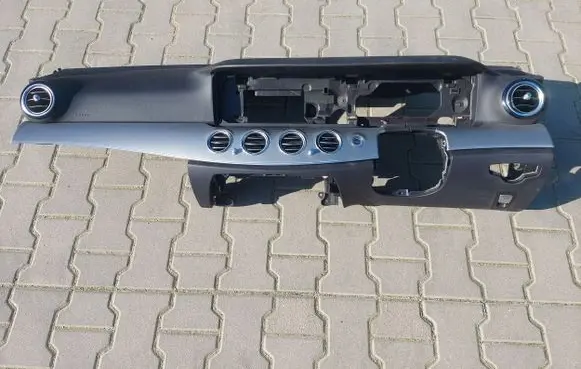 Mercedes-Benz E W213 Dashboard W213DESKAKOKPITUK
