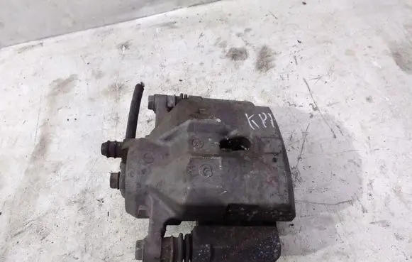 Lexus CT 200H Front brake caliper