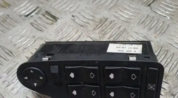 BMW 5 E39 Electric window control switch 8368966