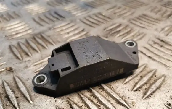 Mercedes-Benz E W211 Airbag deployment crash/impact sensor 0018209326