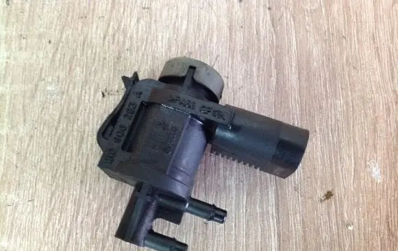 Audi A6 S6 C6 4F Turbo solenoid valve 1K0906283A