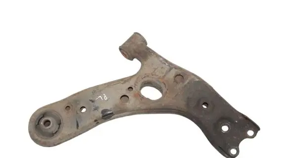 Toyota Auris 150 Front lower control arm/wishbone