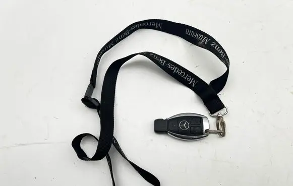 Mercedes-Benz E W212 Ignition key/card 5760423