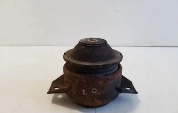Volkswagen Golf III Engine mount bracket 1H0199262J