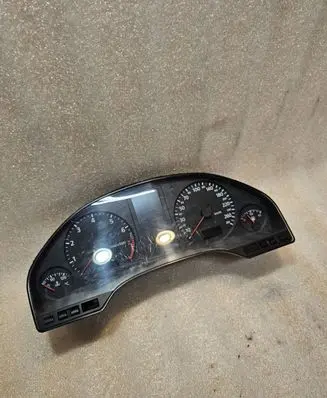 Audi A8 S8 D2 4D Speedometer (instrument cluster) 4D0919881sx 110208904025