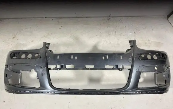 Volkswagen Jetta V Front bumper 1K0807221D