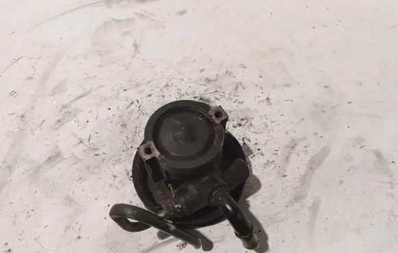 Volvo S40, V40 Power steering pump 26034123