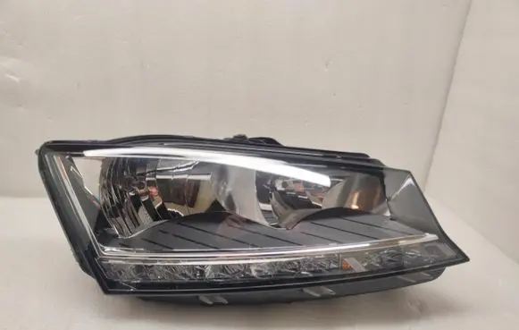 Skoda Fabia Mk3 (NJ) Headlight/headlamp