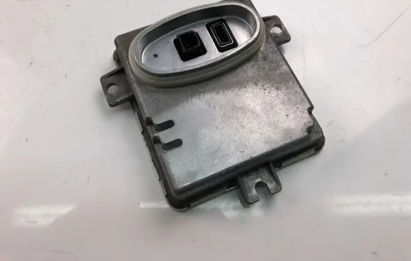 Volvo V70 Xenon control unit/module 6261110499