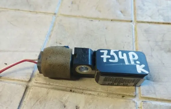 Mazda 6 Airbag deployment crash/impact sensor GJ6A57KC0