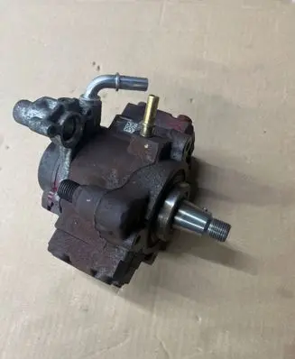 Ford Focus Fuel injection high pressure pump 9676289780 A2C5104002