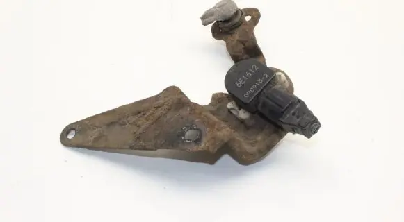 Lexus GS 300 350 430 450H Rear air suspension level height sensor 