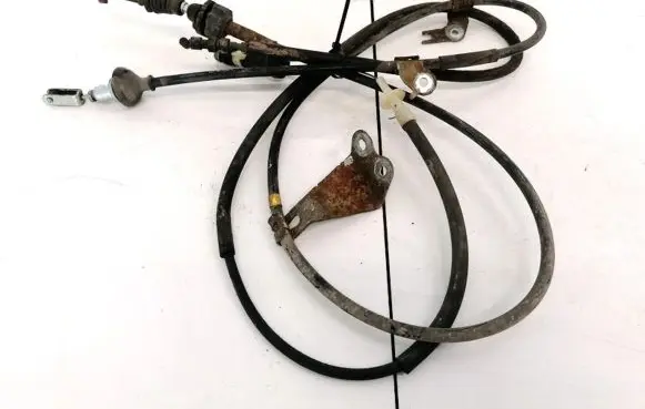 Handbrake/parking brake wiring cable