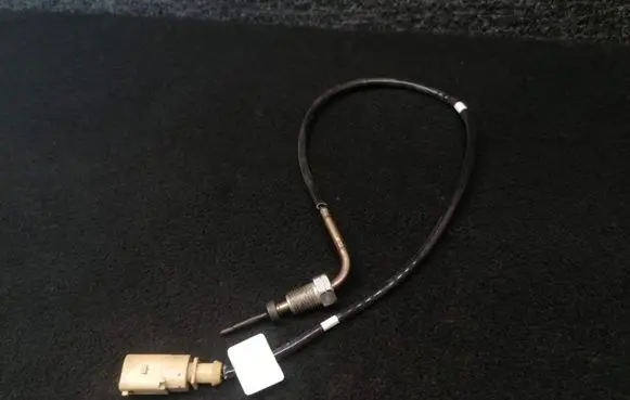 Volkswagen Multivan T6 Exhaust gas temperature sensor 04L906088EN