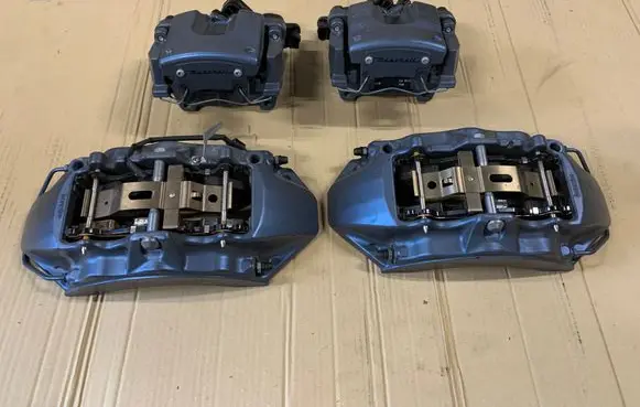 Maserati Quattroporte Brake discs and calipers set 20B6760201 20B6760101