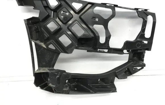 Volkswagen Golf VII Front bumper mounting bracket 5G0807724F