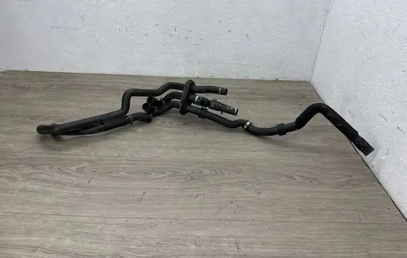 Audi Q5 SQ5 8R Engine coolant pipe/hose 8R0265348Q