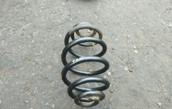 Volkswagen PASSAT B5 Rear coil spring