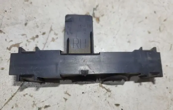 Mercedes-Benz C W205 Other engine bay part A2058317700