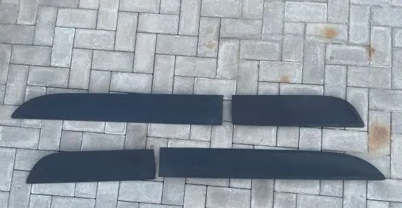 Porsche Macan (95B) Front door trim (molding) 
